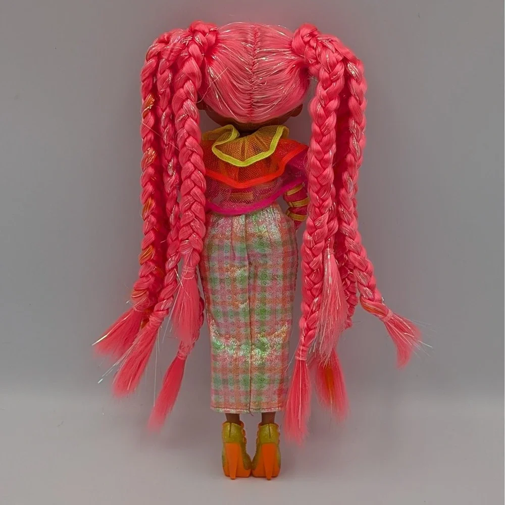 LOL Surprise OMG Lights Dazzle Fashion Doll Pink Braided Hair Neon Accessories